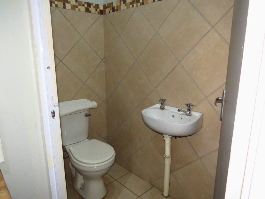 5 Bedroom Property for Sale in Dan Pienaar Free State